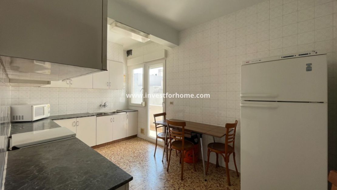 Sale - House - Torrevieja - Centro