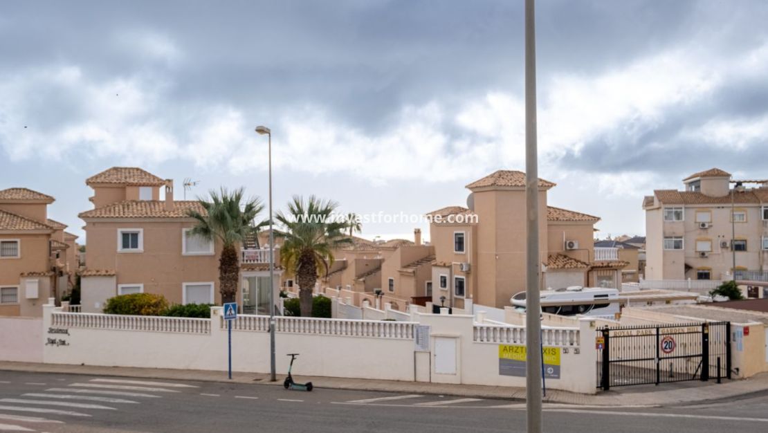 Sale - House - Torrevieja - Costa Blanca