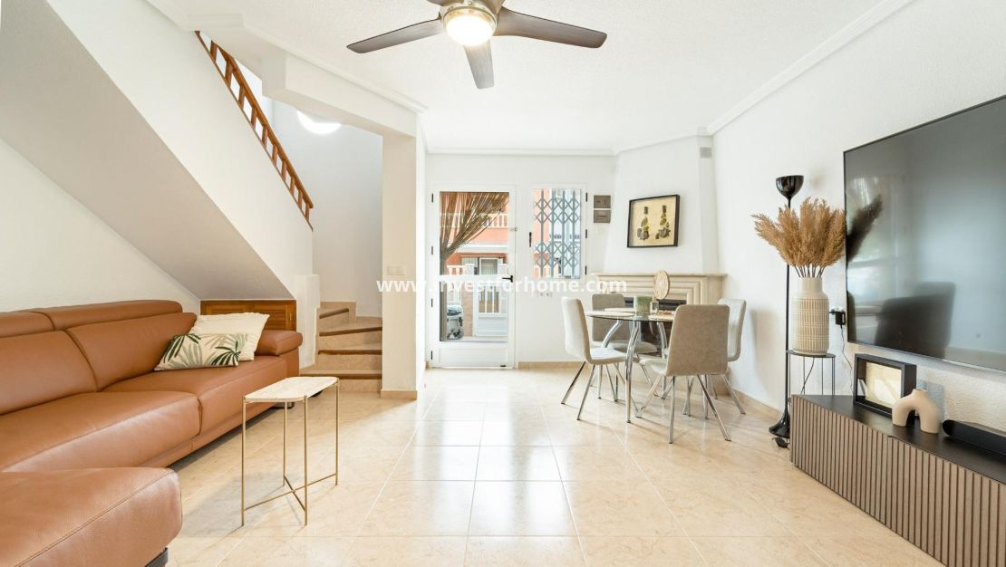 Sale - House - Torrevieja - El Acequión - Los Náufragos