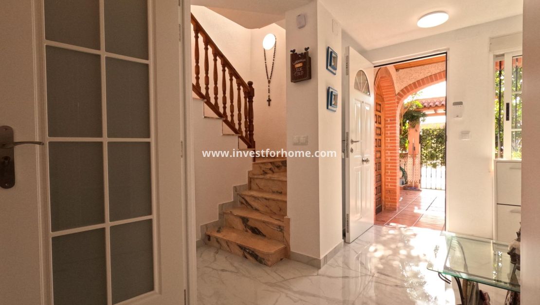 Sale - House - Torrevieja - El Acequión - Los Náufragos