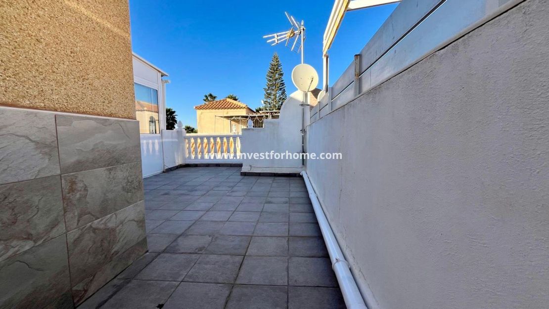 Sale - House - Torrevieja - El Chaparral