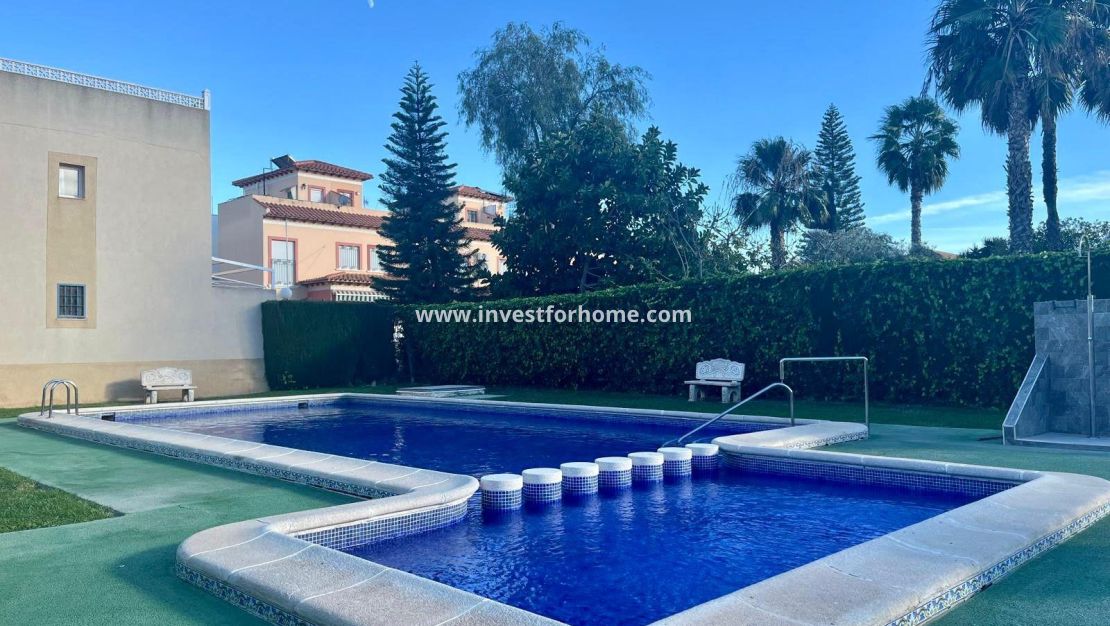 Sale - House - Torrevieja - El Chaparral