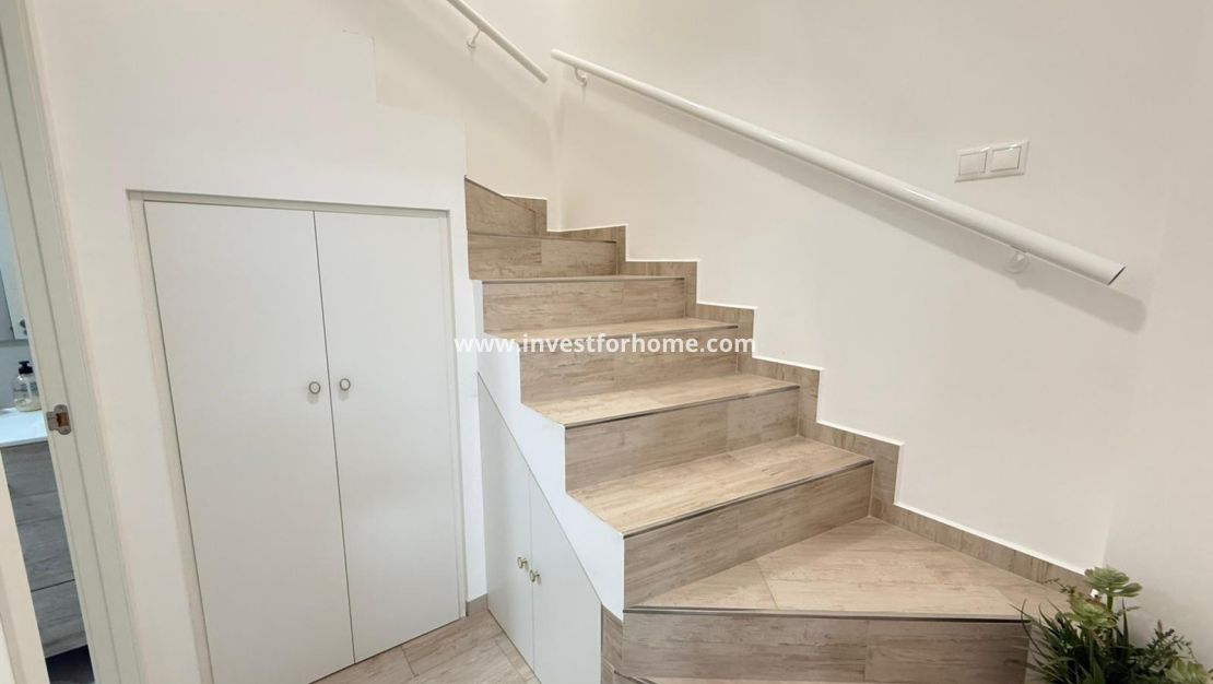 Sale - House - Torrevieja - El Chaparral