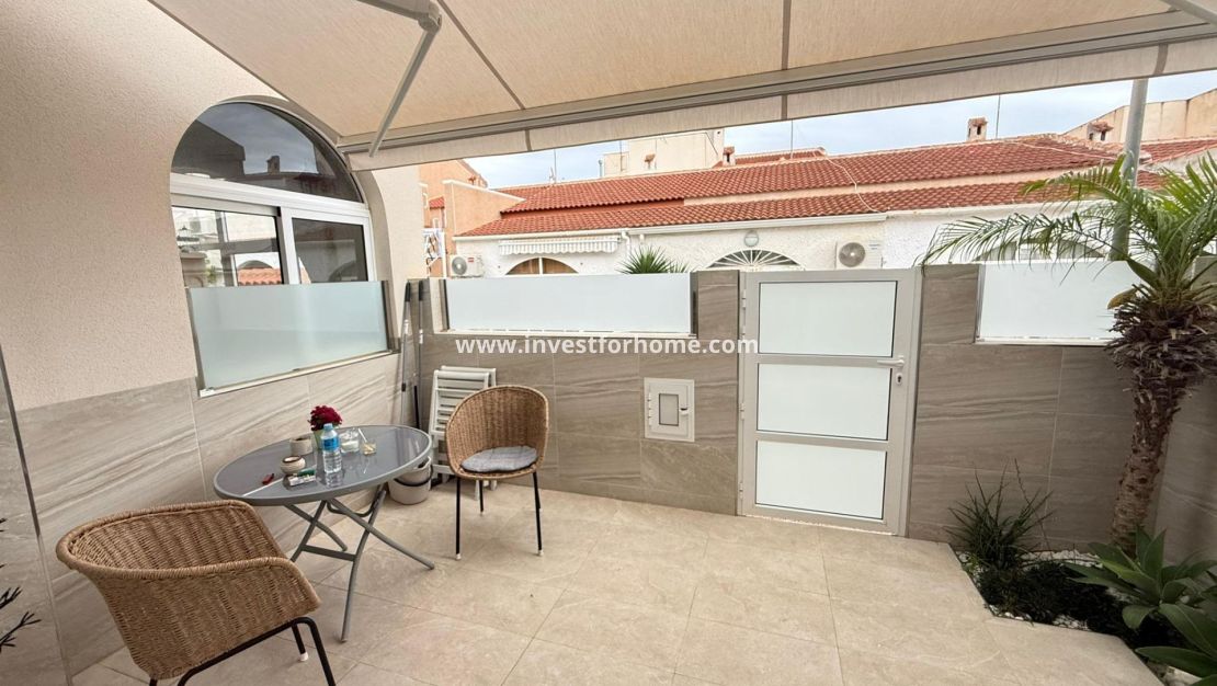 Sale - House - Torrevieja - El Chaparral