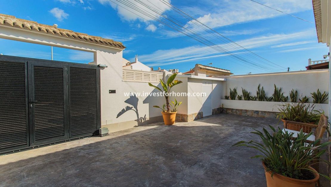 Sale - House - Torrevieja - La Siesta-El Chaparral