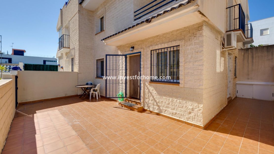 Sale - House - Torrevieja - La Veleta
