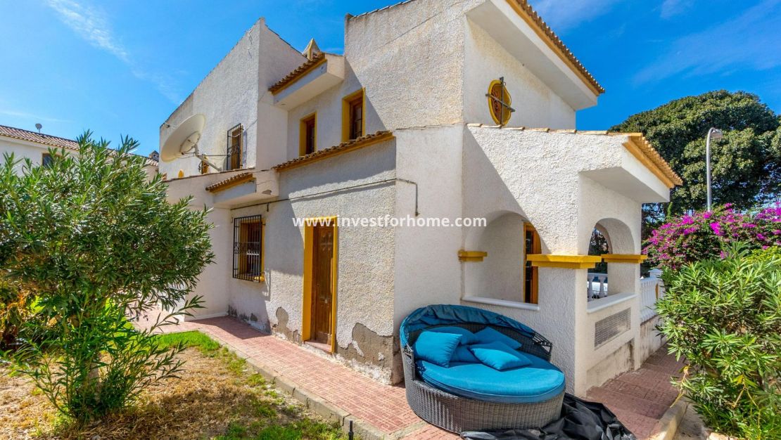 Sale - House - Torrevieja - Los Altos