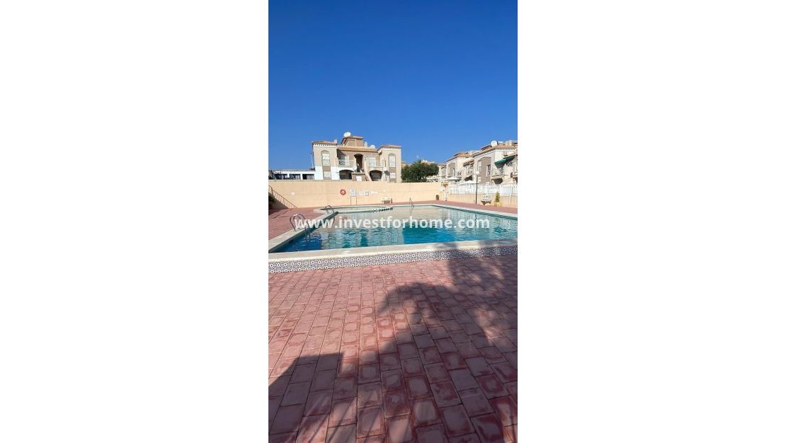 Sale - House - Torrevieja - Los Altos