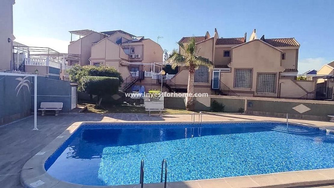 Sale - House - Torrevieja - Los Altos