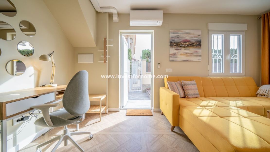 Sale - House - Torrevieja - Nueva Torrevieja - Aguas Nuevas