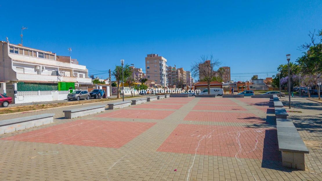 Sale - House - Torrevieja - Nueva Torrevieja - Aguas Nuevas