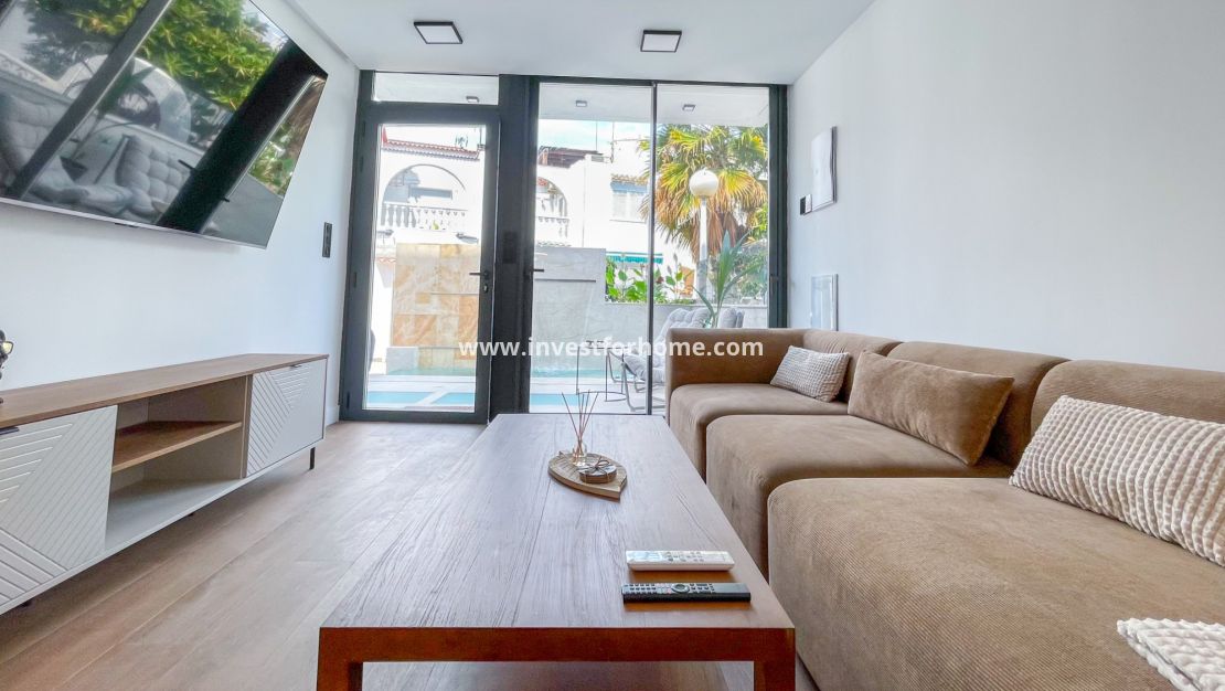 Sale - House - Torrevieja - Nueva Torrevieja - Aguas Nuevas