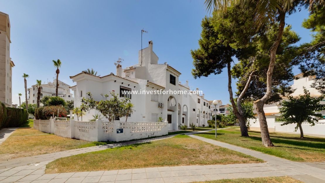 Sale - House - Torrevieja - Playa de los Locos