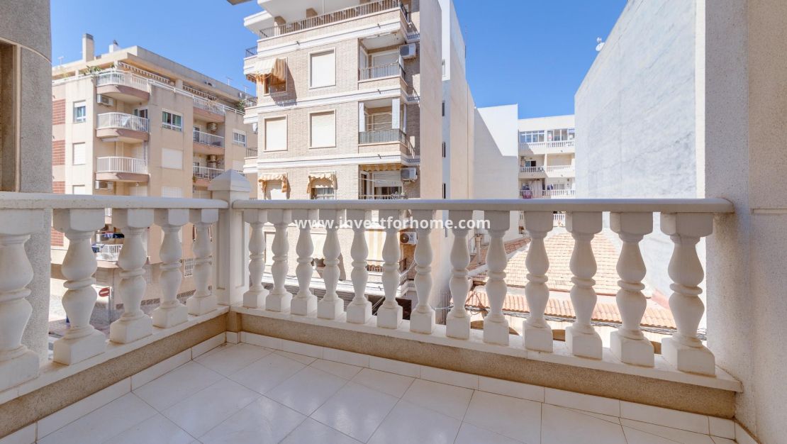 Sale - House - Torrevieja - Playa de los Locos