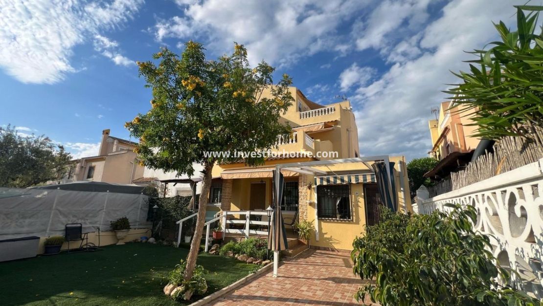 Sale - House - Torrevieja - Playa de los Locos