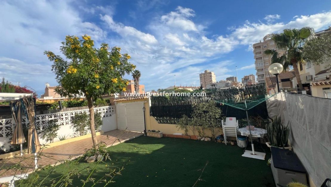 Sale - House - Torrevieja - Playa de los Locos