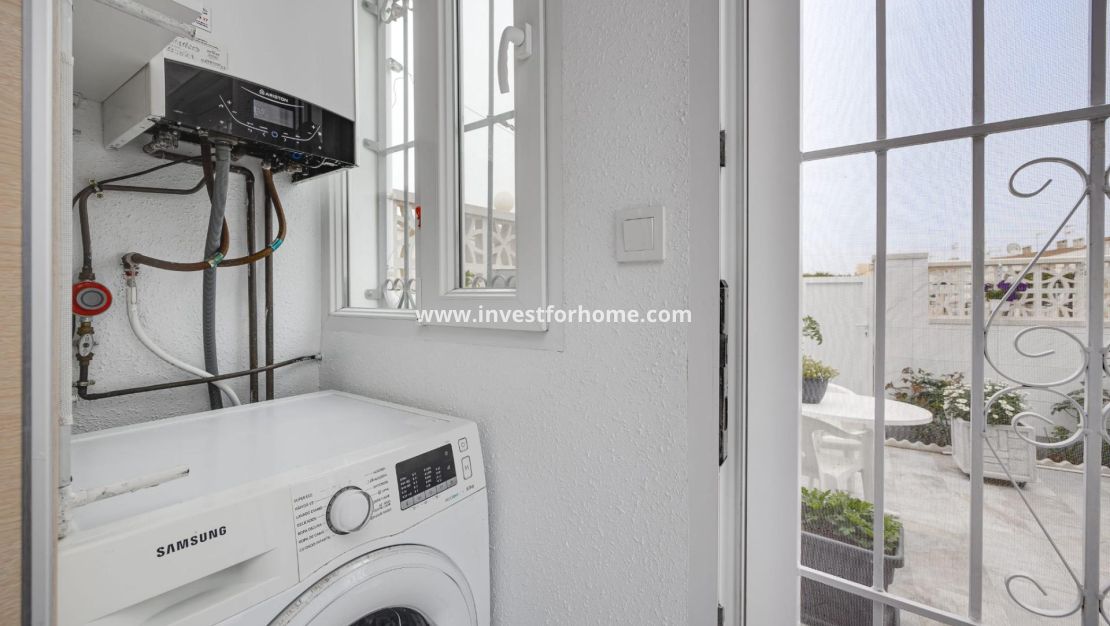 Sale - House - Torrevieja - Playa de los Locos