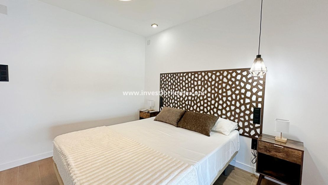Sale - House - Torrevieja - Playa de los Locos