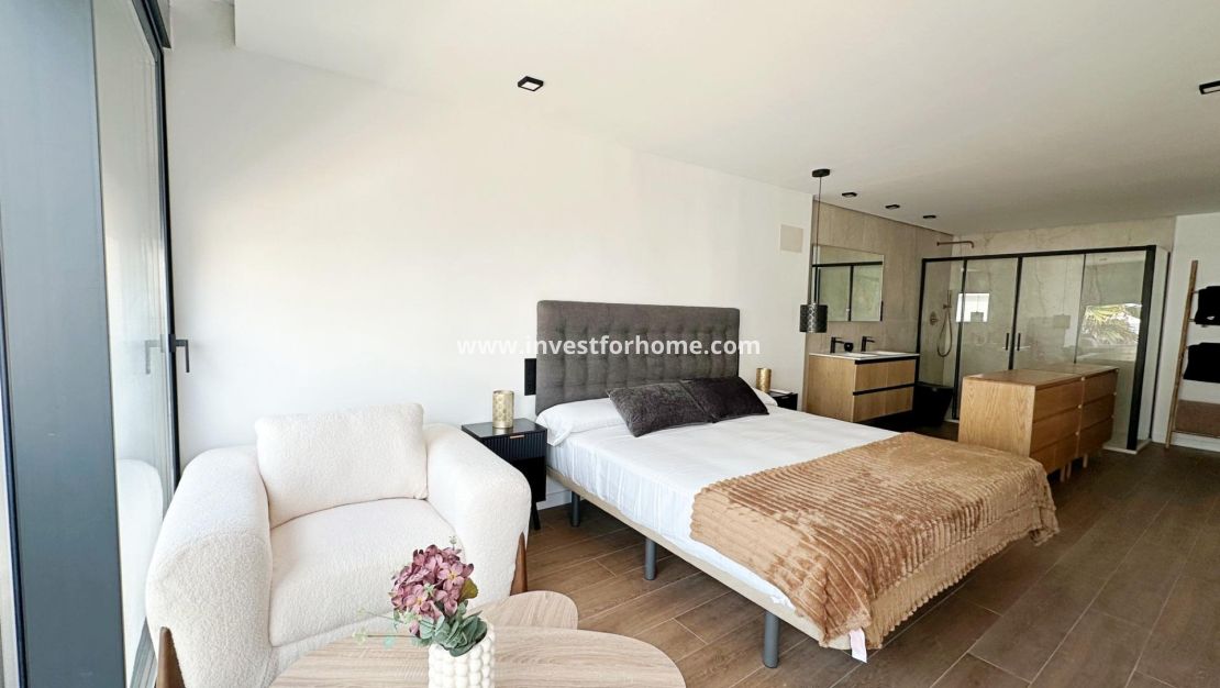 Sale - House - Torrevieja - Playa de los Locos