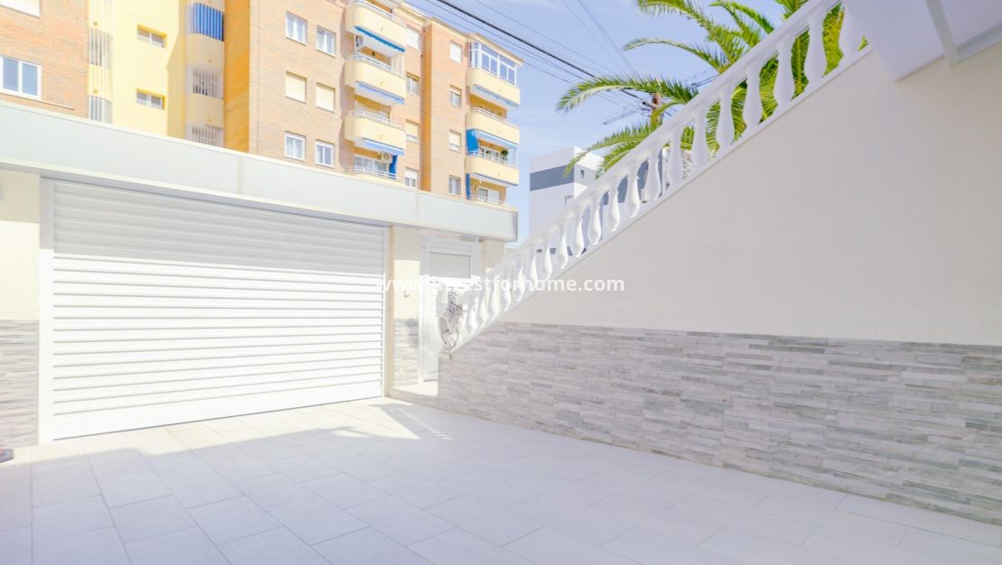 Sale - House - Torrevieja - Punta prima