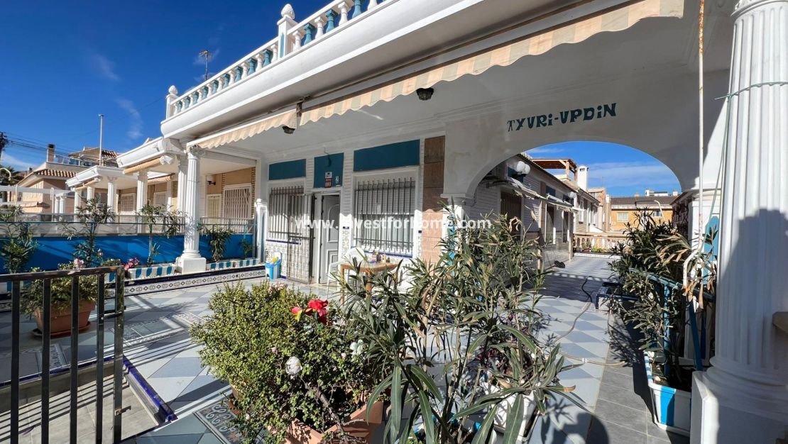 Sale - House - Torrevieja - Torrelamata - La Mata