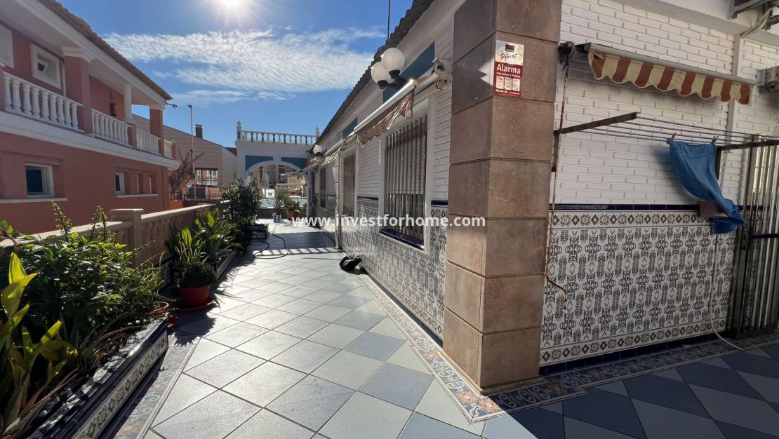 Sale - House - Torrevieja - Torrelamata - La Mata
