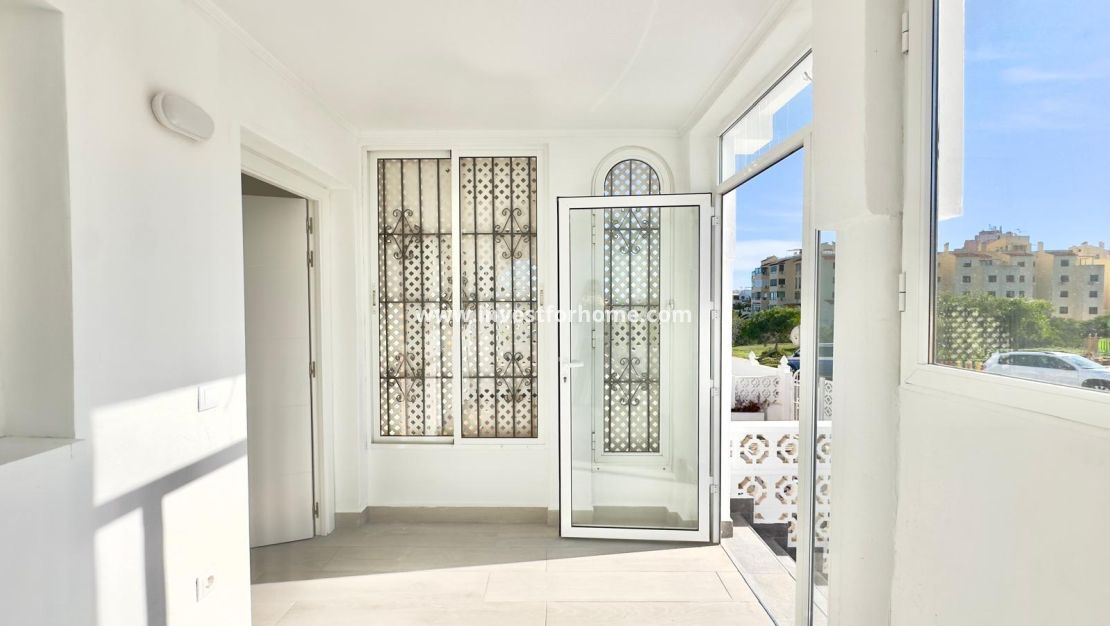 Sale - House - Torrevieja - Torrelamata - La Mata