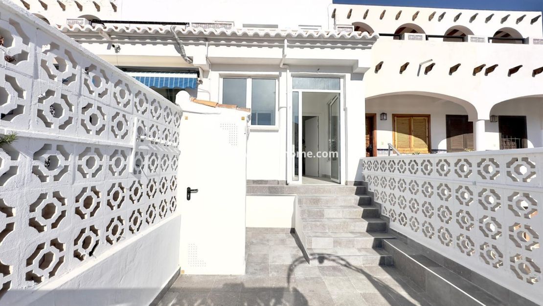 Sale - House - Torrevieja - Torrelamata - La Mata