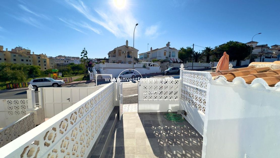 Sale - House - Torrevieja - Torrelamata - La Mata