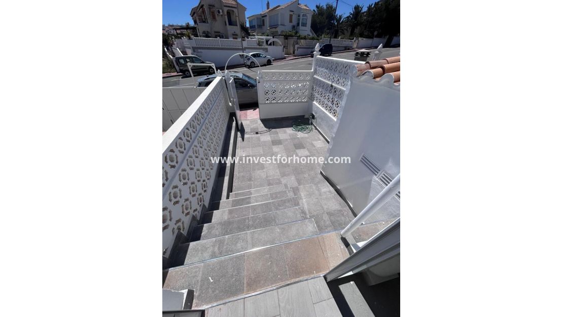 Sale - House - Torrevieja - Torrelamata - La Mata