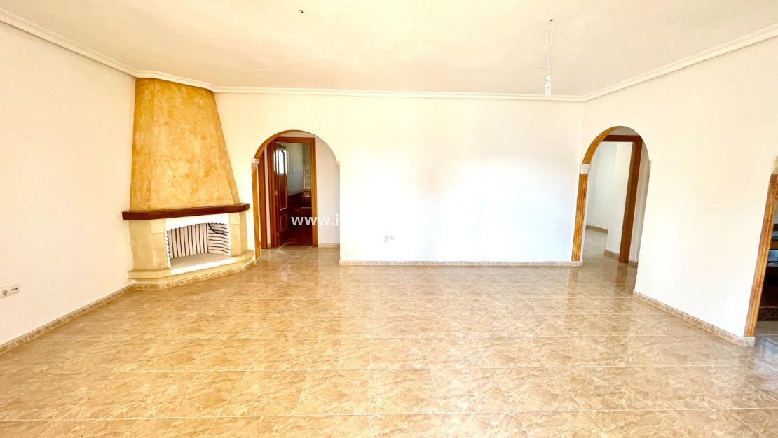 Sale - Villa - Catral - Costa Blanca