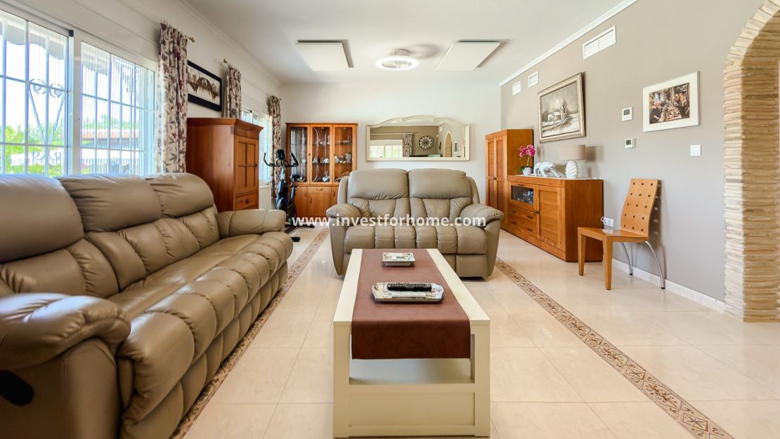 Sale - Villa - Catral - Costa Blanca