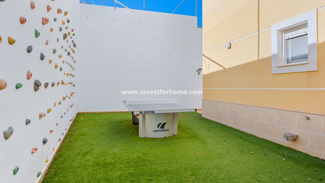 Sale - Villa - Ciudad De Las Comunicaciones - Costa Blanca
