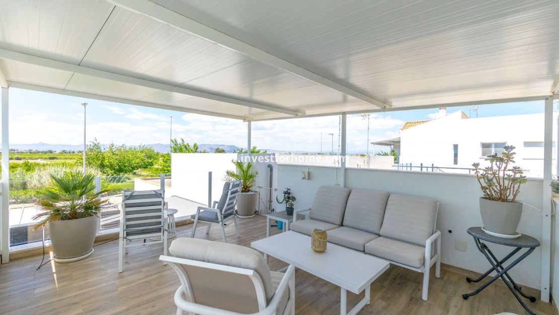 Sale - Villa - Daya Nueva - Costa Blanca