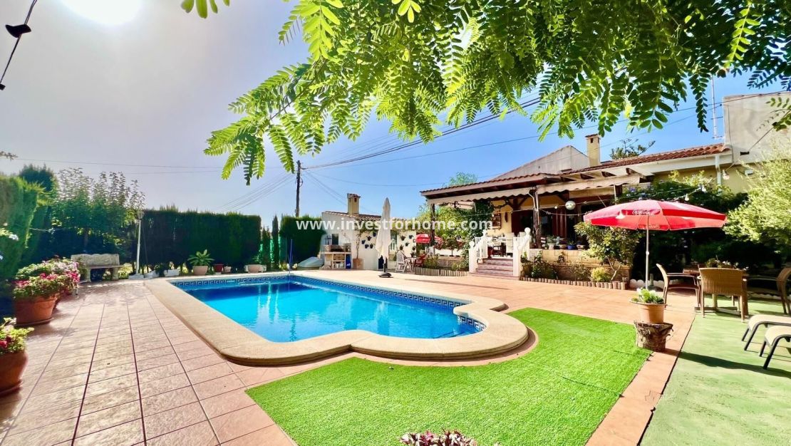 Sale - Villa - Daya vieja - Costa Blanca Sur