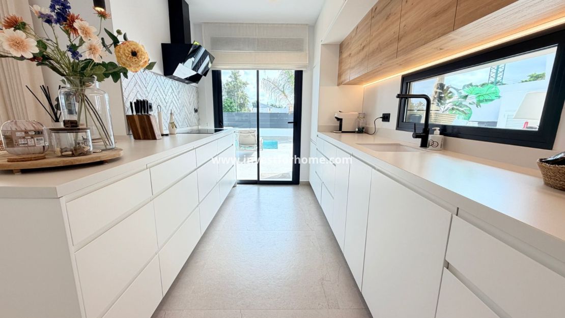 Sale - Villa - Dolores - Costa Blanca