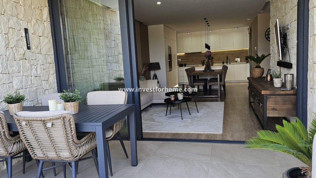 Sale - Villa - Dolores - Sector 4