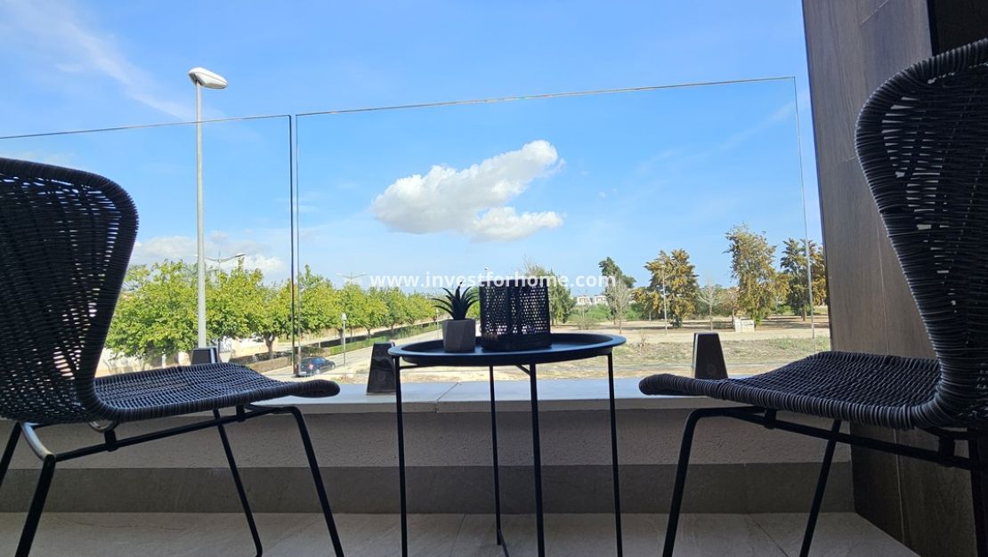 Sale - Villa - Dolores - Sector 4