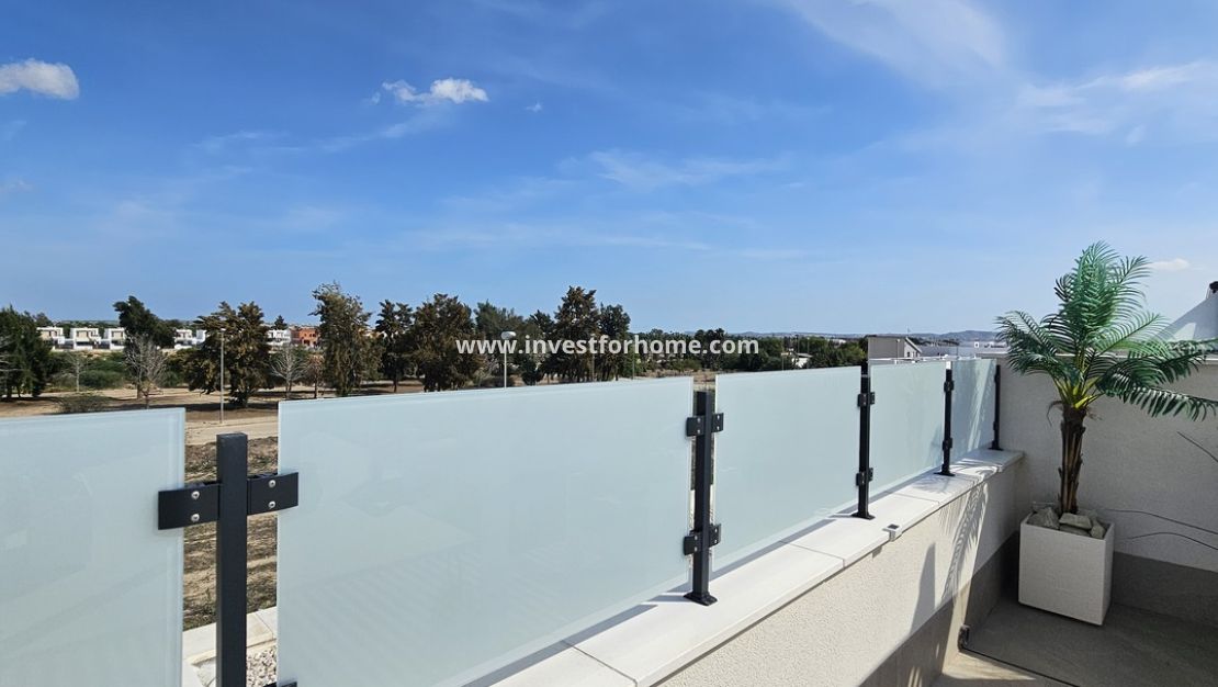 Sale - Villa - Dolores - Sector 4