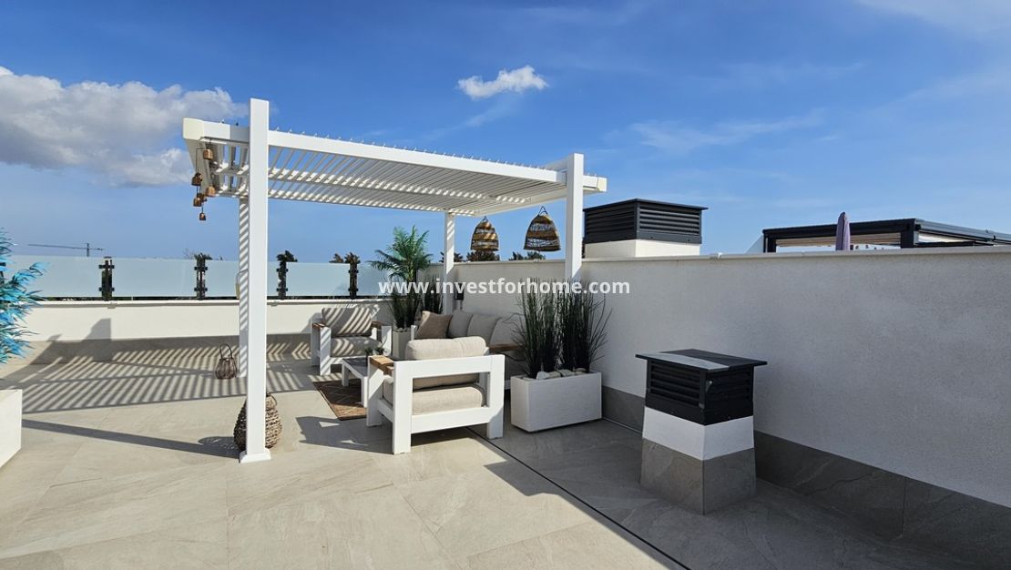 Sale - Villa - Dolores - Sector 4