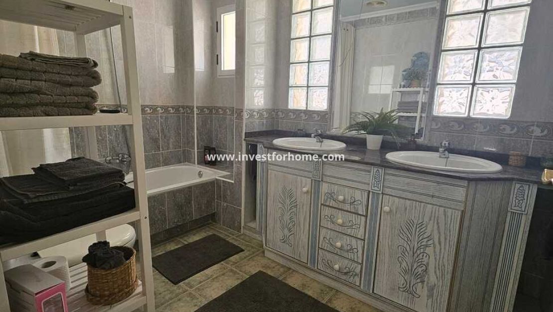 Sale - Villa - Guardamar del Segura - Campomar