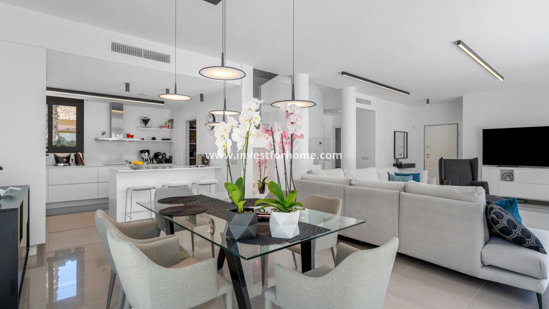 Sale - Villa - Guardamar del Segura - Costa Blanca