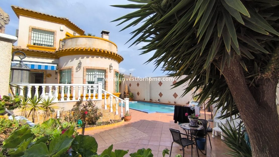 Sale - Villa - Guardamar del Segura - Costa Blanca