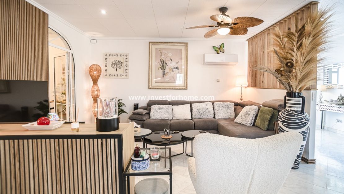 Sale - Villa - La Marina - Costa Blanca