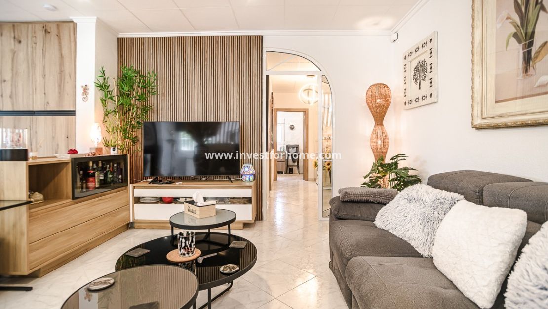 Sale - Villa - La Marina - Costa Blanca