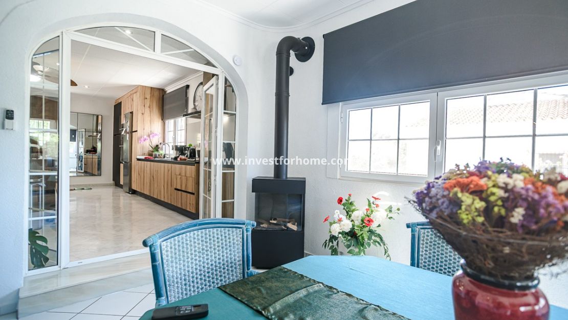 Sale - Villa - La Marina - Costa Blanca