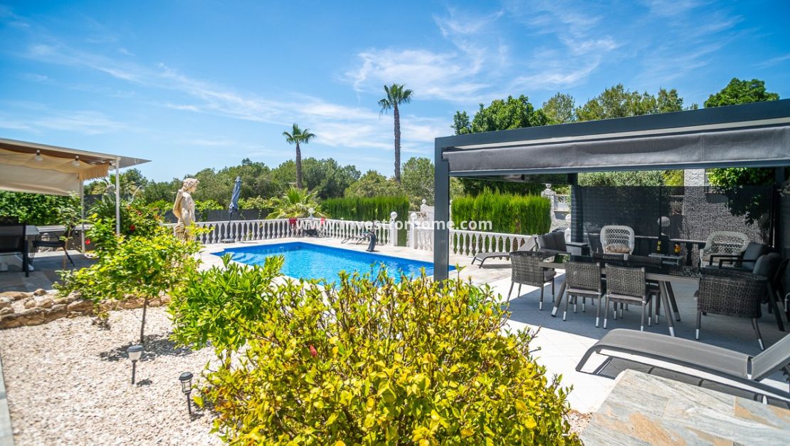 Sale - Villa - La Marina - Costa Blanca