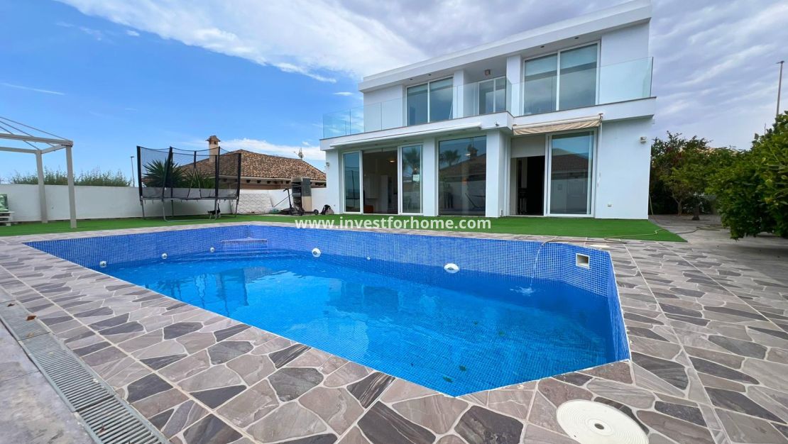 Sale - Villa - La Marina - La Marina / El Pinet