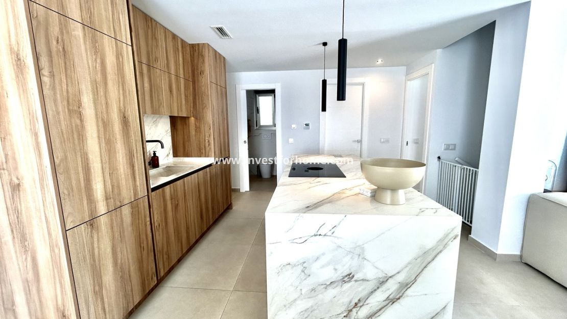 Sale - Villa - Las Filipinas - Inland
