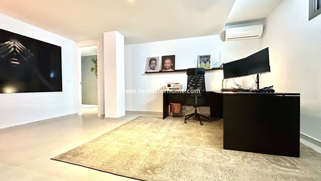 Sale - Villa - Las Filipinas - Inland